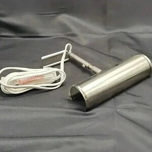 Light for framed painting or other art